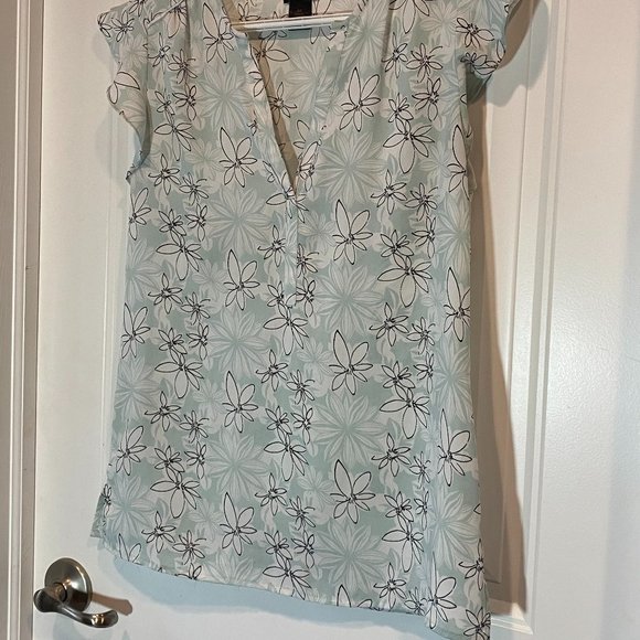 Mint Floral Blouse - Picture 2 of 2
